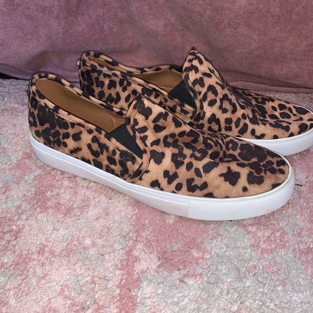 Women’s Steve  Madden Safary sneakers size 9.5